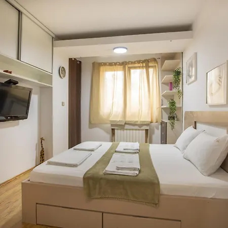 4 Apartment