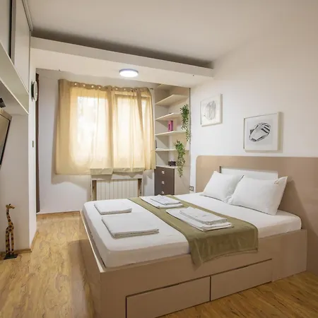 4 Apartment Ni