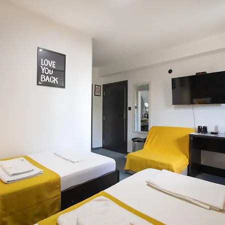 4 Apartment *