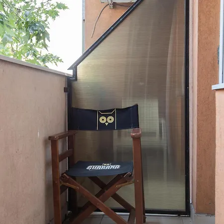 Apartment 4 *