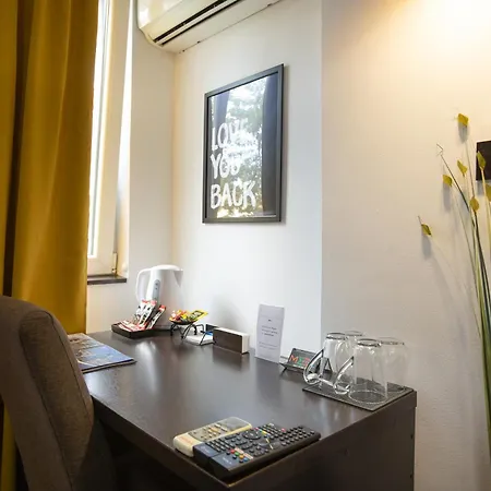 Apartment 4 *