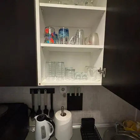 Apartment 4 *
