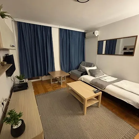 Apartment 4 *